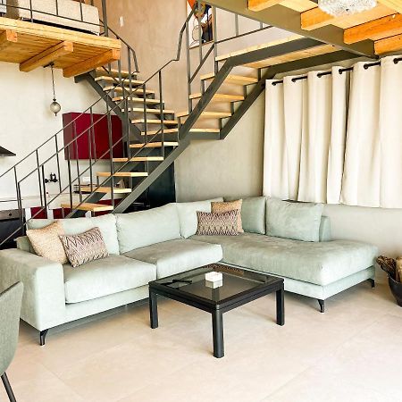 Modern Stone Villas With Swimming Pool อลิเวรี ภายนอก รูปภาพ
