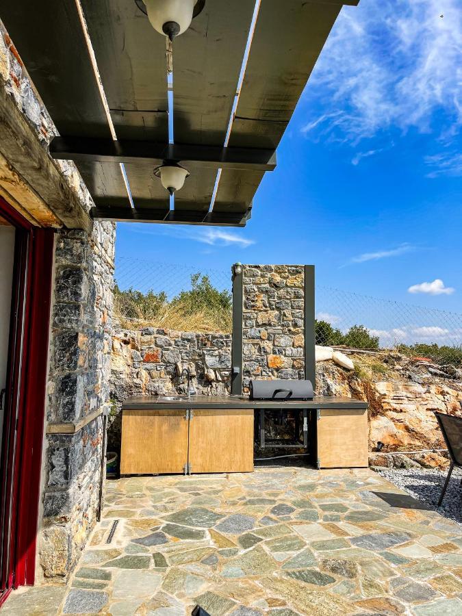 Modern Stone Villas With Swimming Pool อลิเวรี ภายนอก รูปภาพ