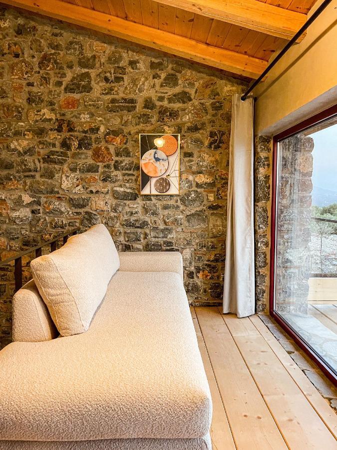 Modern Stone Villas With Swimming Pool อลิเวรี ภายนอก รูปภาพ