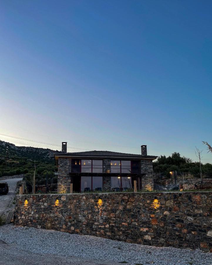 Modern Stone Villas With Swimming Pool อลิเวรี ภายนอก รูปภาพ