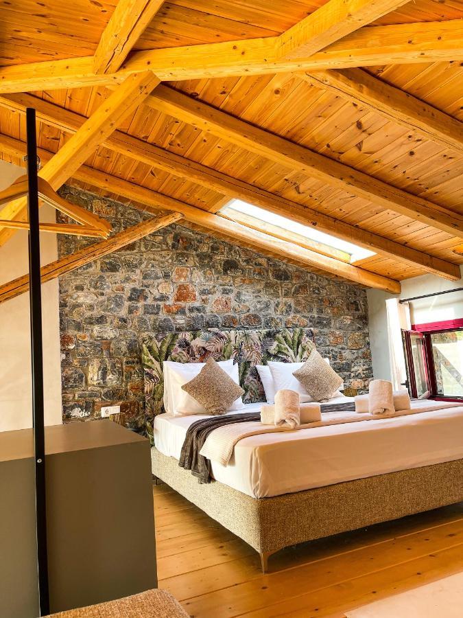Modern Stone Villas With Swimming Pool อลิเวรี ภายนอก รูปภาพ